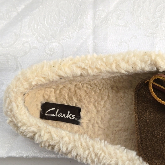 Clarks Men's Suede Slippers. Brown suede. Size 10. - Picture 2 of 8